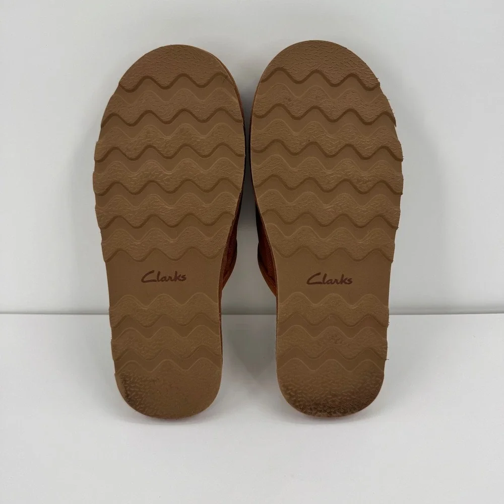 Clarks Men's Size 10 Leather Faux Fur Lined Scuff Slip Ons Slippers Tan Brown - Picture 4 of 11